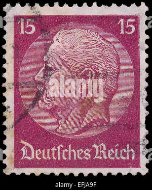 Deutschland - ca. 1933: Eine Briefmarke gedruckt in Deutschland zeigt Porträt von Paul von Hindenburg - 2. Präsident des Deutschen Reiches, von ser Stockfoto