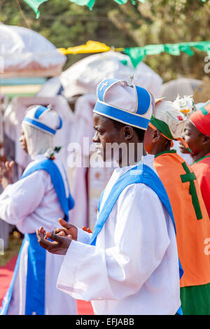 Timkat (Epiphanie) feiern, Jinka Stadt der Omo-Tal, Äthiopien Stockfoto