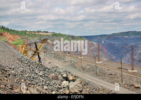 Gesamtansicht der Tagebau Eisenerzbergbau Stockfoto