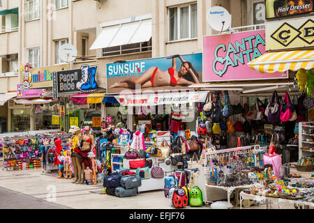 Läden und Geschäfte im outdoor-Markt von Kusadasi, Türkei, Eurasien. Stockfoto