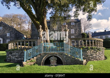 Plas Brondanw, Wales, Großbritannien. Der formale italienische Garten im Haus von Clough Williams-Ellis, Architekt des nahegelegenen Portmeirion Stockfoto