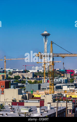 Baukräne zeigen die unglaubliche Bauboom geschieht in den South Lake Union Bereich, Seattle, Washington State, USA Stockfoto