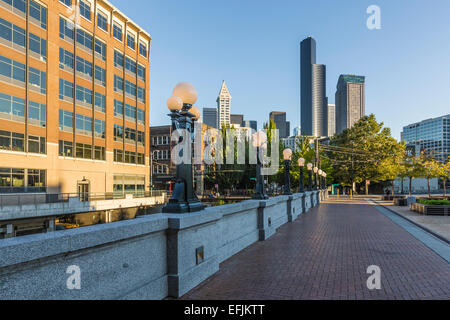 Aussicht auf die Skyline von Seattle von der King Street Station diente von Amtrak-Züge, Seattle, Washington State, USA Stockfoto