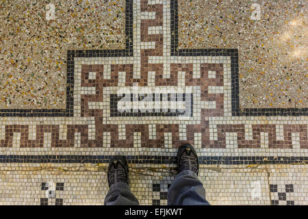 Fliesen und Terrazzo Boden in der restaurierten Bahnhof King Street serviert von Amtrak und solidere Züge, Seattle, Washington State, USA Stockfoto