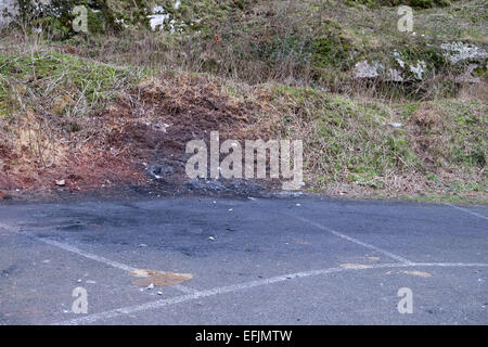 Die Szene in Cheddar Gorge, Somerset, UK. 5. Februar 2015. Wo Herr Malcolm Burge, 66, beging Selbstmord durch Brandstiftung zu seinem Auto, Herr Burge lebte in einer Hütte auf dem Friedhof der Stadt London, begann im Jahr 1992, als er zu seinem Vater ein Pfleger wurde Leistungen beantragen. Er war gezwungen, seinen Arbeitsplatz zu verlassen und Wohngeld, Gemeindesteuer nutzen & eine staatliche & Arbeit Rente berechtigt war. Regierungswechsel wohl im Januar 2013 bedeutete seine wöchentliche Wohngeld, bezahlt von Newham Rat sollte aufgeschlitzt haben... Bildnachweis: Timothy große/Alamy Live-Nachrichten Stockfoto