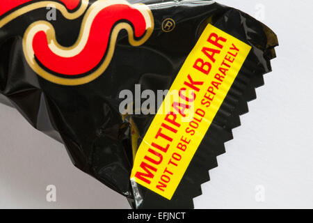 Multipack bar nicht separat verkauft werden Details auf Mars bar Schokolade auf weißem Hintergrund Stockfoto