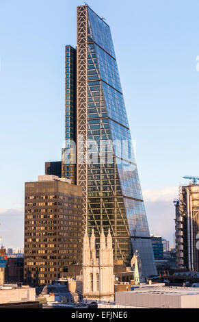 Das Cheesegrater Gebäude, 122 Leadenhall Street, im Herzen des Finanzzentrums in der City of London Stockfoto