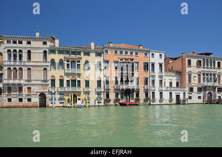 Häuser am Canal Grande, Venedig, Italien Stockfoto