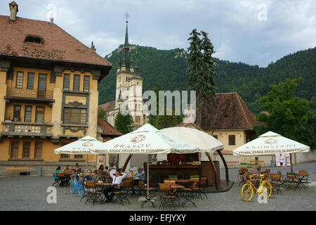 St.-Nikolaus Kathedrale und Mt Tampa, Piata Unirii, Brasov, Siebenbürgen, Rumänien Stockfoto