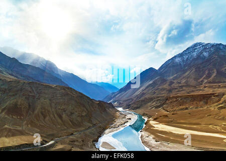 Gebirgsfluss Zanskar im Himalaya Stockfoto