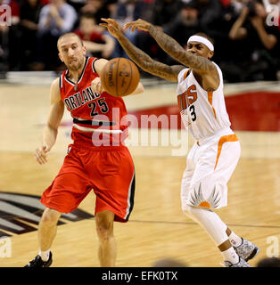 Portland, Oregon, USA. 5. Februar 2015. STEVE BLAKE (25) klaut den Ball. Die Portland Trail Blazers spielen die Phoenix Suns am Moda Center am 5. Februar 2015. Bildnachweis: David Blair/ZUMA Draht/Alamy Live-Nachrichten Stockfoto