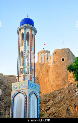 Späten Nachmittag in der Masjid Al Khor Mosque und Al Mirani Fort, in der alten Stadt Muscat, der Hauptstadt des Oman. Stockfoto