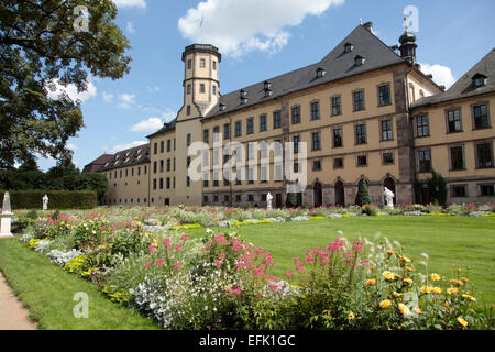 Der City Palace Fulda mit Schlossterrasse. Von hier aus führt der Weg in den Schlosspark und Orangerie. Diese barocke Stadtschloss entstand aus dem Jahr 1706 bis 1714 als Residenz der Fürst-Äbte und späteren Fürstbischöfe. Foto: Klaus Nowottnick Datum: Stockfoto