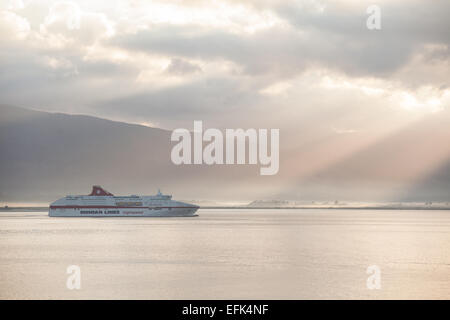 Minoan Lines Fähren Cruise Olympia in der Meerenge zwischen Korfu und Albanien Stockfoto