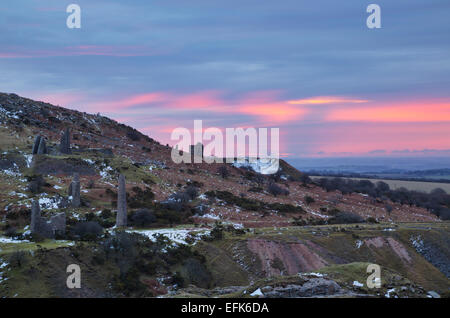 Sonnenaufgang über die lange redundante Süd Caradon Kupfer Mine Funktionsweise in East Cornwall Stockfoto