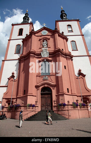 Die Stadt Pfarrkirche St. Blasius ist die Mutterpfarre alle katholischen Pfarrgemeinden in der Stadt Fulda und die letzte große Gebäude, wurde in der Barockzeit 1770 bis 1786 erbaut. Foto: Klaus Nowottnick Datum: 8. August 2014 Stockfoto