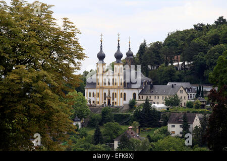 Kaeppele ist der populäre Name der Wallfahrtskirche Mariä Heimsuchung in Würzburg. Nach Plänen von Balthasar Neumann wurde von 1748 bis 1750 mit zwei achteckigen Türmen Fassade gebaut. Foto: Klaus Nowottnick Datum: 11. August 2012 Stockfoto