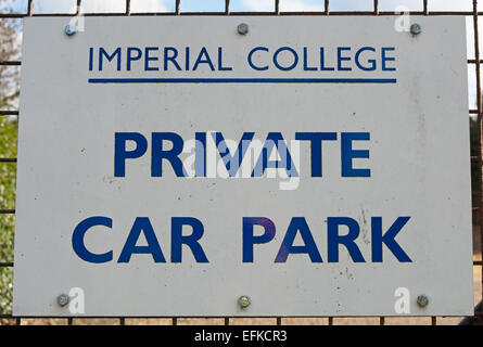 Imperial College bemerkt Warnung Privatparkplatz am imperial College-Sportplätze in Teddington, Middlesex, england Stockfoto