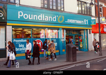 London, UK. 6. Februar 2015. Poundland 99p kaufen speichert die 251 Geschäfte für £ 55 Millionen hat. Bildnachweis: JOHNNY ARMSTEAD/Alamy Live-Nachrichten Stockfoto