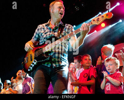 Schauspieler Gary Sinise und Lt. Dan Band führen für die Truppen auf Z.B. Warren Air Force Base 17. August 2014 in Cheyenne, Wyoming. Stockfoto