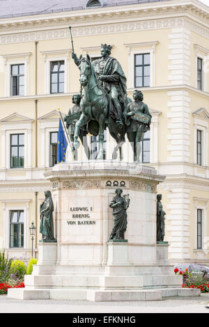 Reiterstatue von König Ludwig i. in München, erbaut 1862 Stockfoto