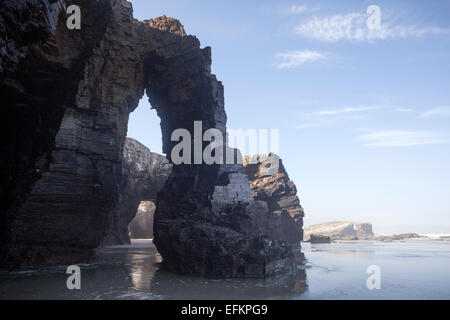 Bildung in den Touristenort Playa de Las Catedrales, Strand der Kathedralen, Ribadeo Bögen. Galicien Stockfoto