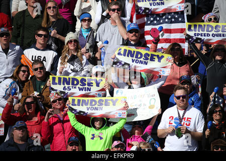 Zuschauer unterstützen Lindsey Vonn der USA bei der Damen Abfahrt bei der alpinen Ski-Weltmeisterschaften in Vail - Beaver Creek, Colorado, USA, 6. Februar 2015. Foto: STEPHAN JANSEN/dpa Stockfoto