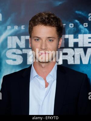 Weltpremiere von "In The Storm" auf AMC Lincoln Square Theater - Red Carpet Ankünfte mit: Jeremy Sumpter wo: New York City, New York, USA bei: 4. August 2014 Stockfoto