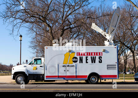 ABC Eyewitness News LKW im Feld - USA Stockfoto