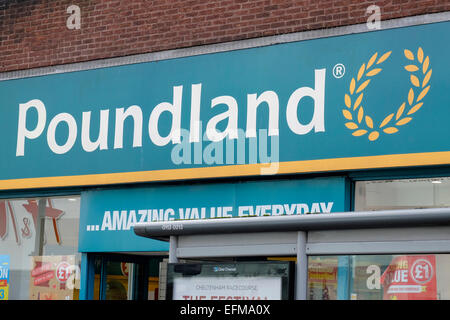 Eine Nahansicht des Poundland speichern in Hammersmith, London Stockfoto