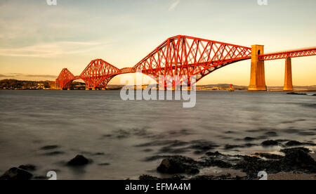 Forth Rail Bridge aus South Queensferry, Firth of Forth, Schottland, UK Stockfoto