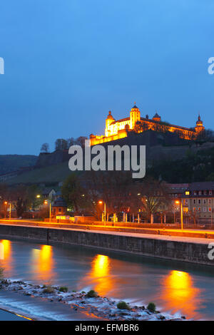 Festung Marienberg in Würzburg in der Nacht, Deutschland Stockfoto