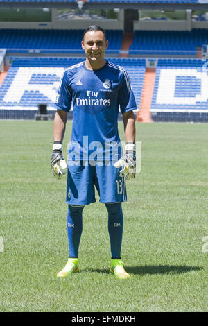 Keylor Navas bei seiner Enthüllung als ein neuer Spieler von Real Madrid im Santaigo Bernabeu Stadion in Madrid, Spanien-Featuring: Keylor Navas wo: Madrid, Spanien: 5. August 2014 Stockfoto