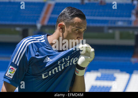 Keylor Navas bei seiner Enthüllung als ein neuer Spieler von Real Madrid im Santaigo Bernabeu Stadion in Madrid, Spanien-Featuring: Keylor Navas wo: Madrid, Spanien: 5. August 2014 Stockfoto