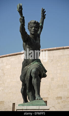 Statue auf der Zitadelle mit Blick auf Budapest Stockfoto