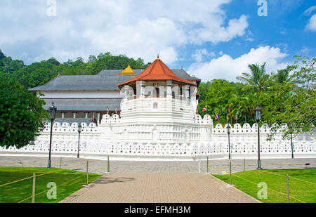 Tempel des heiligen Zahn-Reliquie, die befindet sich In der königlichen Palast-Komplex des ehemaligen Königreichs Kandy, Sri Lanka Stockfoto