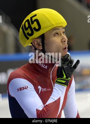 Dresden, Deutschland. 7. Februar 2015. Victor, An Russland blutet während der Shorttrack-Weltcup in der EnergieVerbund Arena in Dresden, Deutschland, 7. Februar 2015. Foto: THOMAS EISENHUTH/Dpa/Alamy Live News Stockfoto