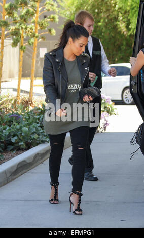 Kim Kardashian geht einkaufen in Topanga Mall Canoga Park mit: Kim Kardashian Where: Canoga Park, Kalifornien, USA bei: 5. August 2014 Stockfoto