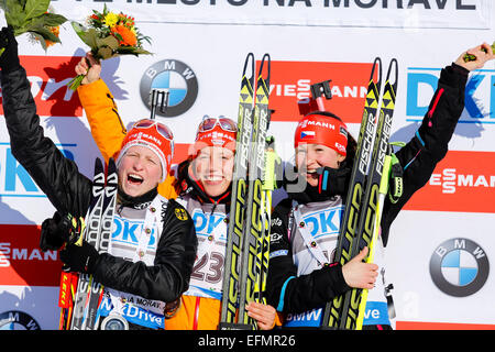 Nove Mesto Na Morave, Tschechische Republik. 7. Februar 2015. Sieger bei der Biathlon World Cup Sprint Frauen. Starten Sie links Franziska Hildebrand, Laura Dahlmeier, Veronika Vitkova. Bildnachweis: Petr Toman/Alamy Live-Nachrichten Stockfoto