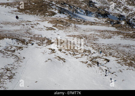 Winterwanderer an Zunge Spitze in der oberen saisonabhängige, englischen Lake District. Stockfoto