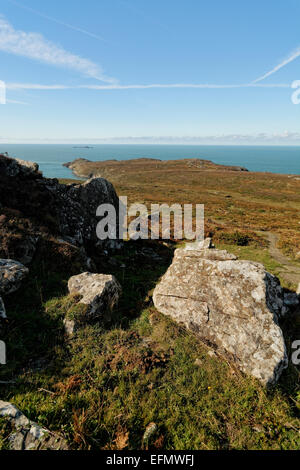 St Davids Head, Pembrokeshire, Wales umfasst Strände, Klippen, Eisenzeit bleibt, Verstrebungen, Spaziergänge und Wanderungen und winterhart. Stockfoto