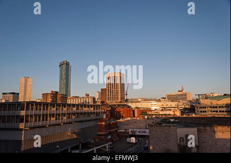 Birmingham uk Stadt Stadtbild Mittelengland von Chine-Stadt in Richtung der Mailbox und Rathaus Stockfoto