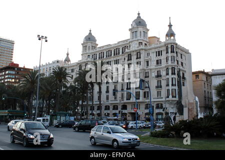 Casa Carbonell - Carbonell House im Zentrum von Alicante, Spanien beim Explanada de España. Stockfoto