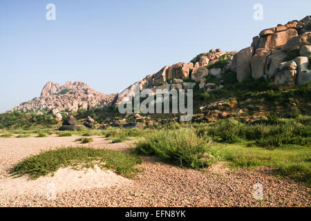 Große Felsbrocken Landschaft in hampi Stockfoto