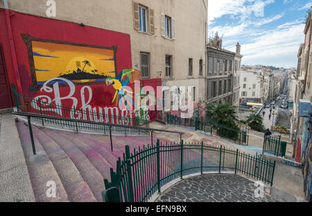 Street-Art am Cours Julien und ein hip Marseille Viertel "quartier des Créateurs". Stockfoto