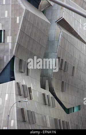 41 Cooper Square abgeschlossen Wahrzeichen akademische Gebäude auf dem Campus der Cooper Union, vom Architekten Thom Mayne in 2009 New York. Stockfoto