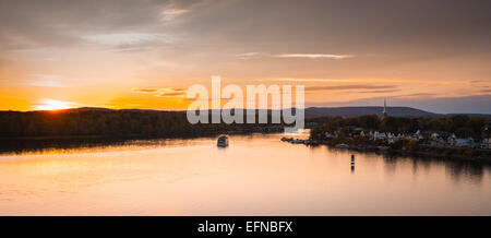 Abend auf dem Ottawa River. Stockfoto