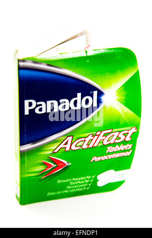 Panadol Paracetamol Tabletten pack Paket Karton Kopfschmerzmittel Kopie Raum weißen Hintergrund ausschneiden Stockfoto