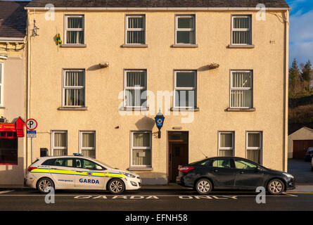 Polizeistation Büro in Donegal Town, Irland Stockfoto