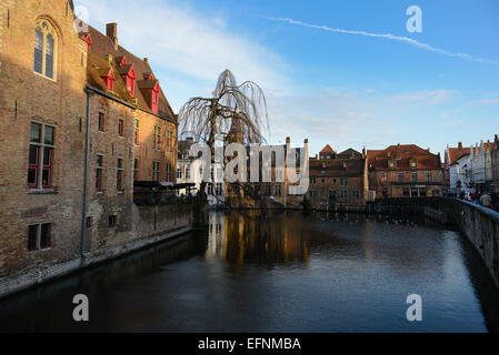 Dijver Fluss Kanal Rozenhoedkaai Nähe, Brugge, Belgien Stockfoto